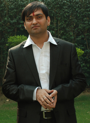 Deepak-Kumar-Socialite
